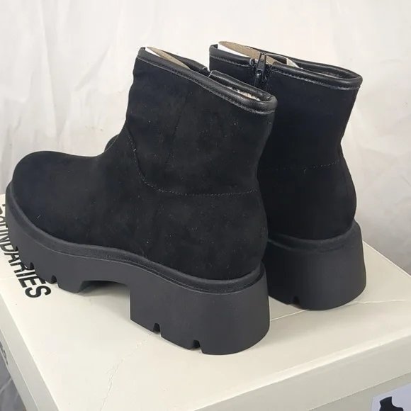 Cozy Black Faux Suede Lug Sole Boots - Picture 4 of 4